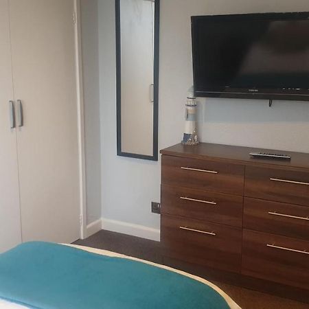 Lockinbar Holiday Apartments Tenby Eksteriør bilde