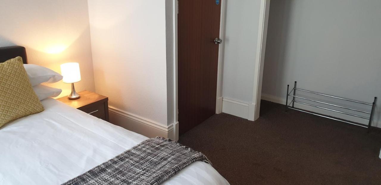 Lockinbar Holiday Apartments Tenby Eksteriør bilde