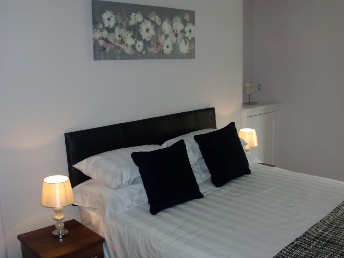 Lockinbar Holiday Apartments Tenby Eksteriør bilde